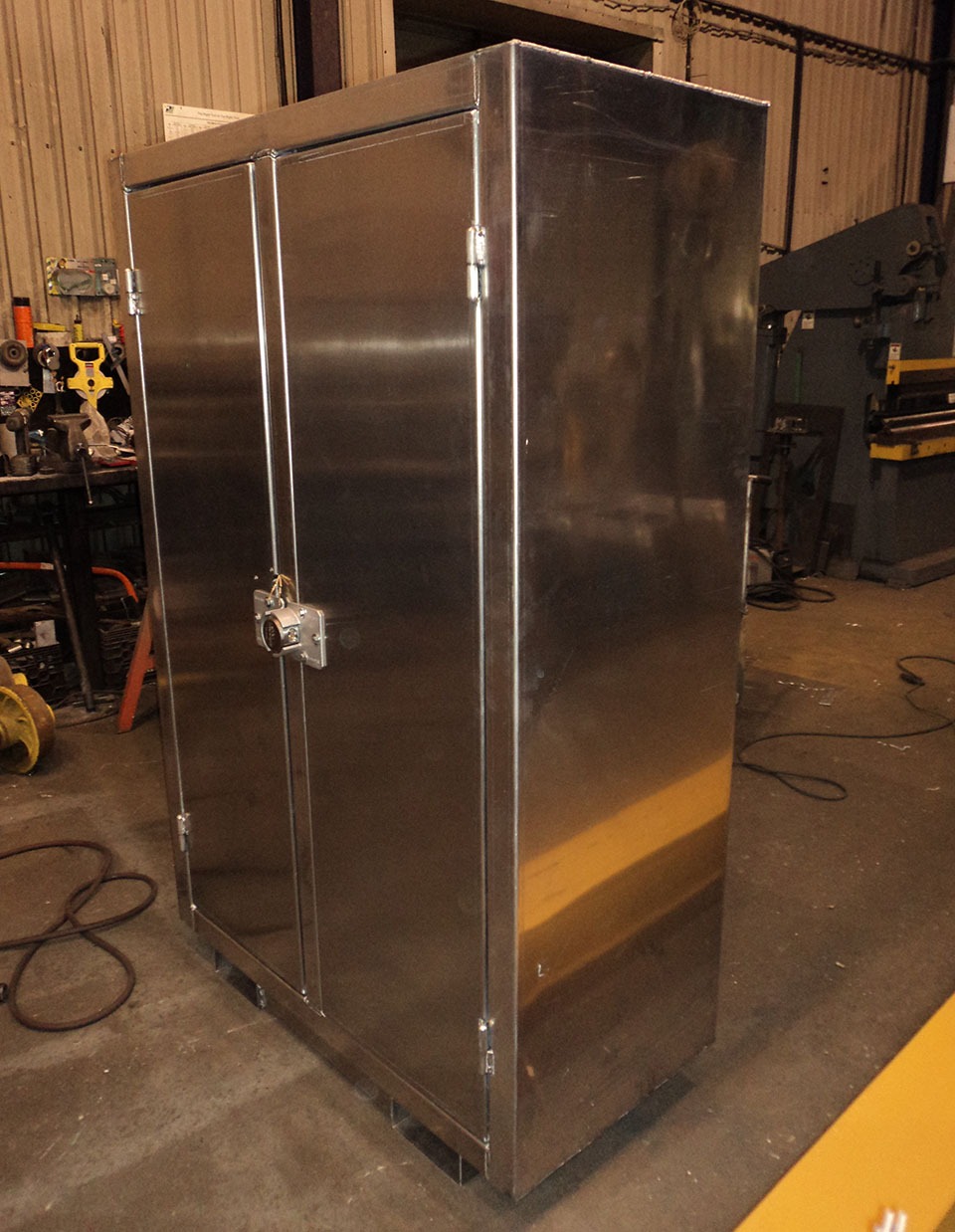 2-Door Aluminum Cabinet – photo 2
