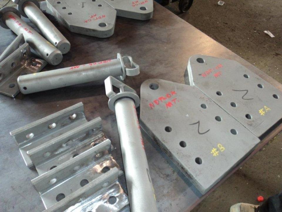 Workstage Pins and Link Plates – photo 1