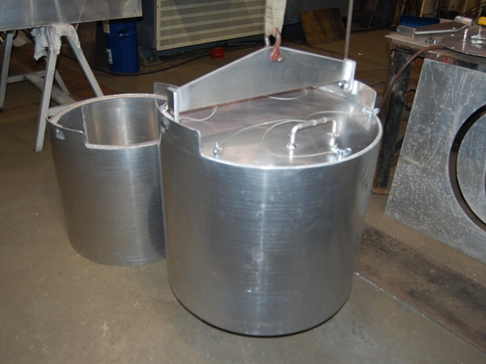 SNOLAB Sealed Container With Lifting Device