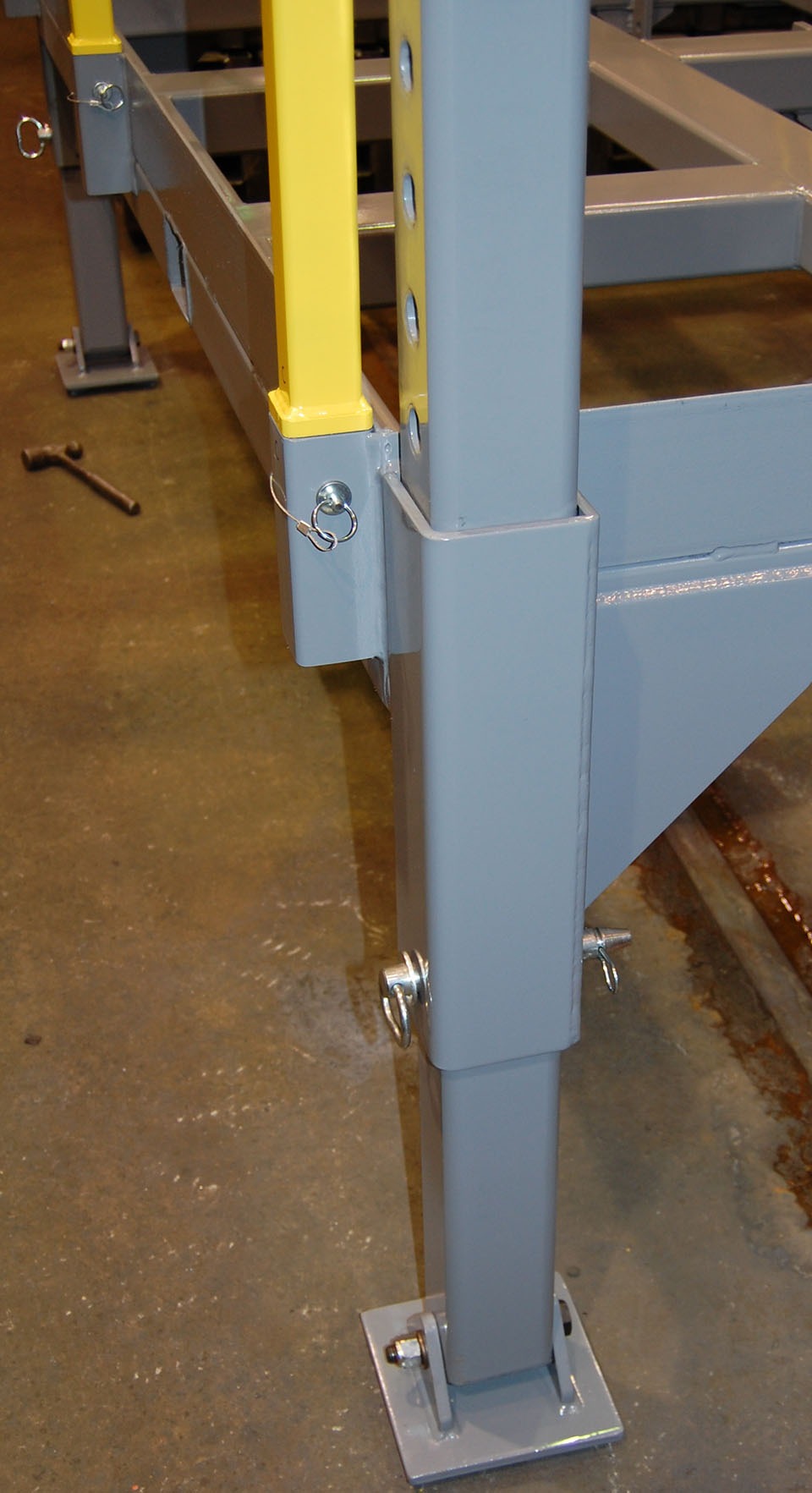 Steel Adjustable Height Platform – photo 3